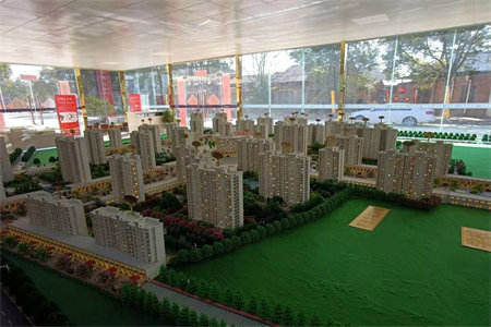 平房，距超市一百米学校幼儿园二百米